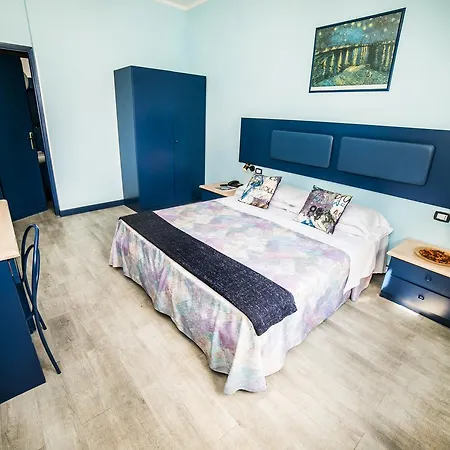 Byron Hotel